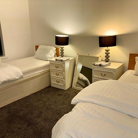 מלון דאדלי Stainless Guests House מראה חיצוני תמונה