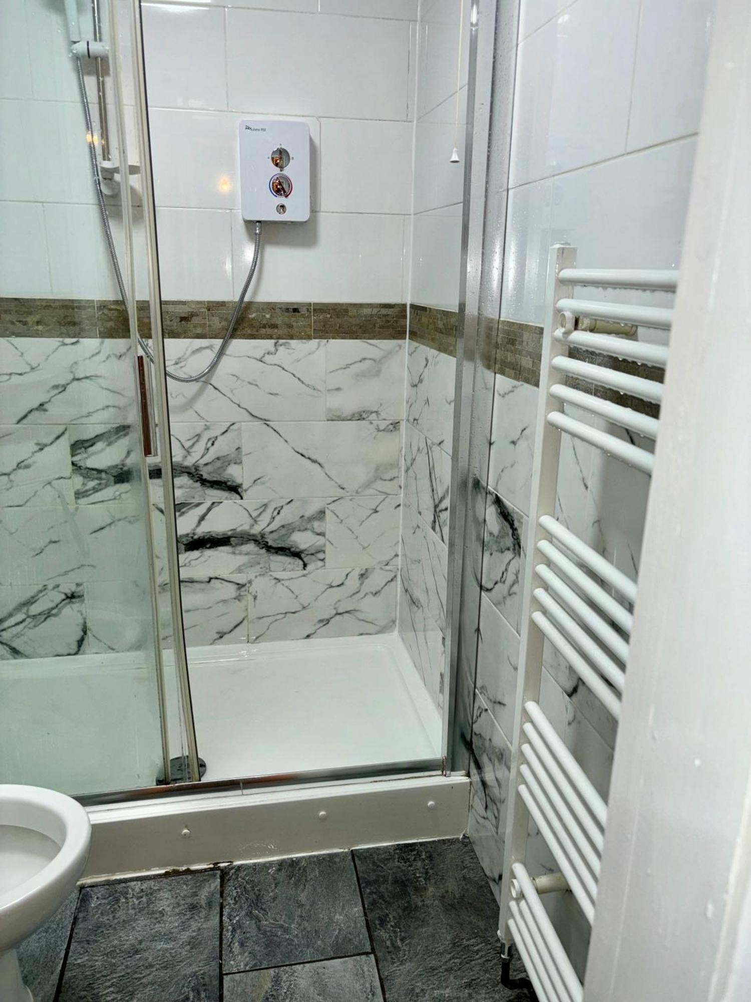 מלון דאדלי Stainless Guests House מראה חיצוני תמונה