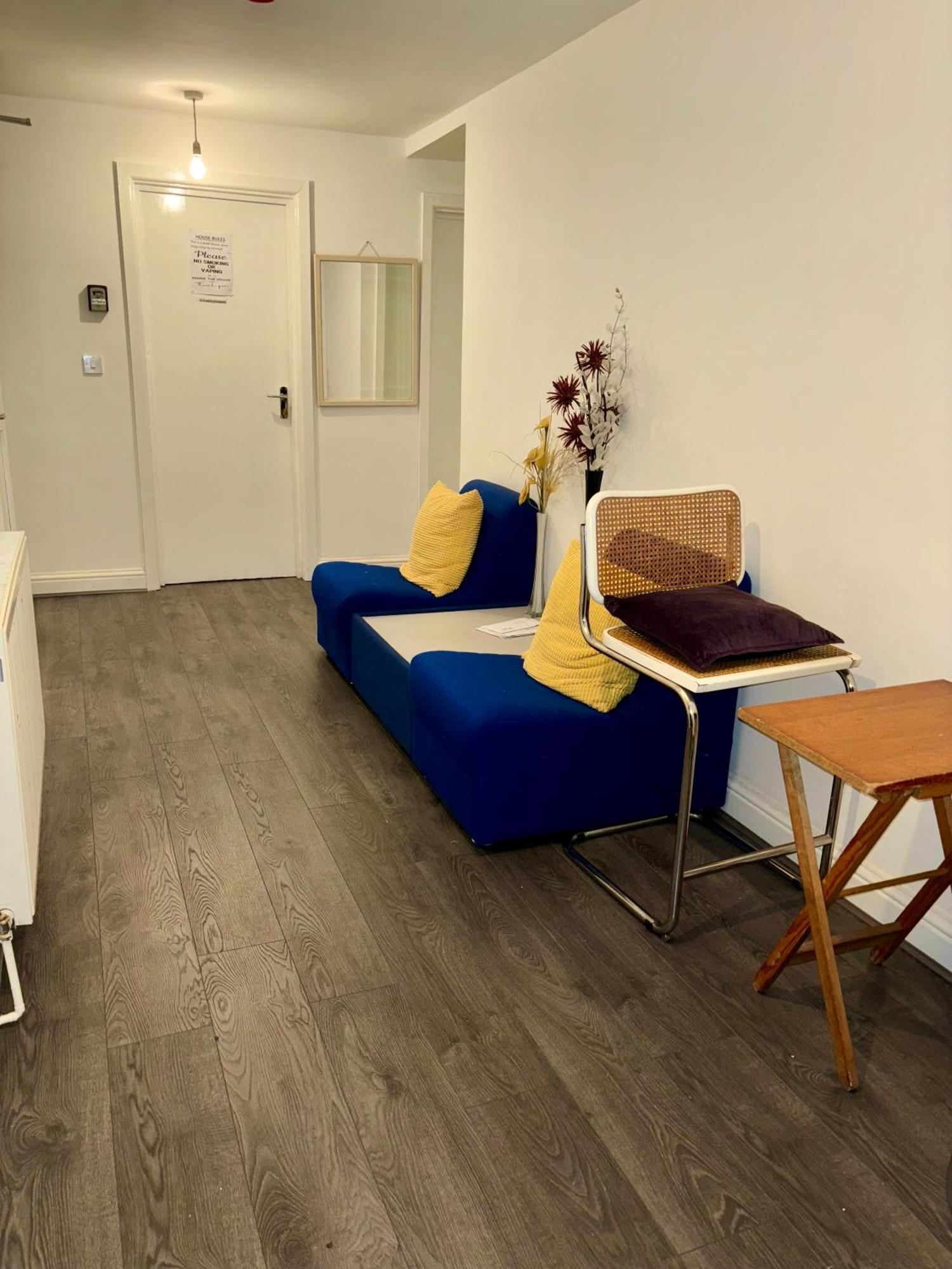 מלון דאדלי Stainless Guests House מראה חיצוני תמונה