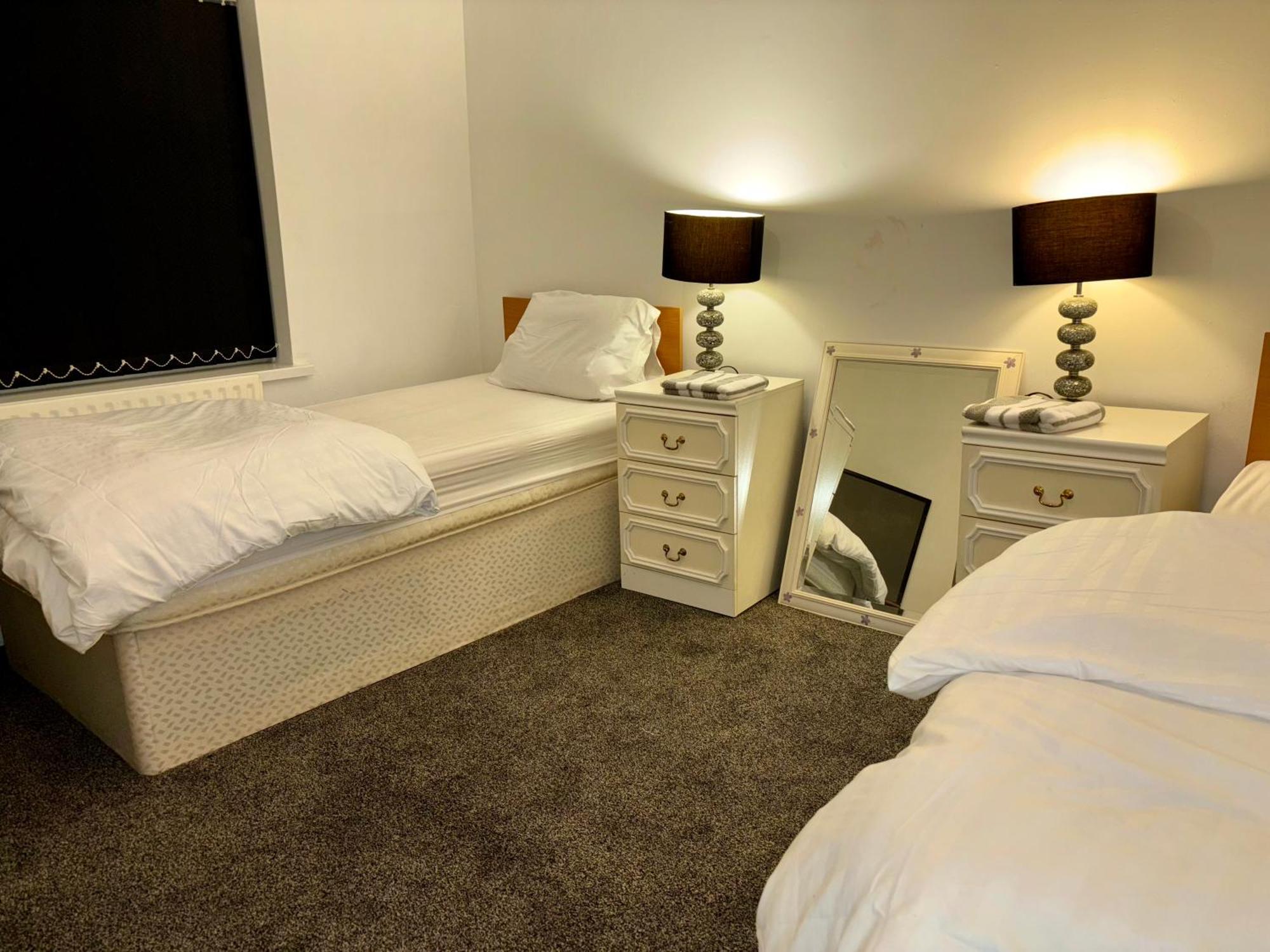מלון דאדלי Stainless Guests House מראה חיצוני תמונה