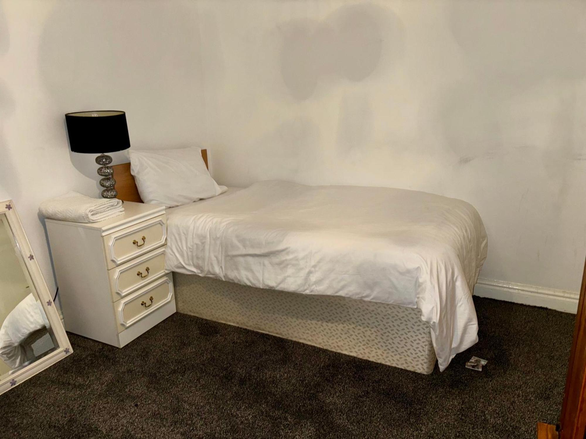 מלון דאדלי Stainless Guests House מראה חיצוני תמונה