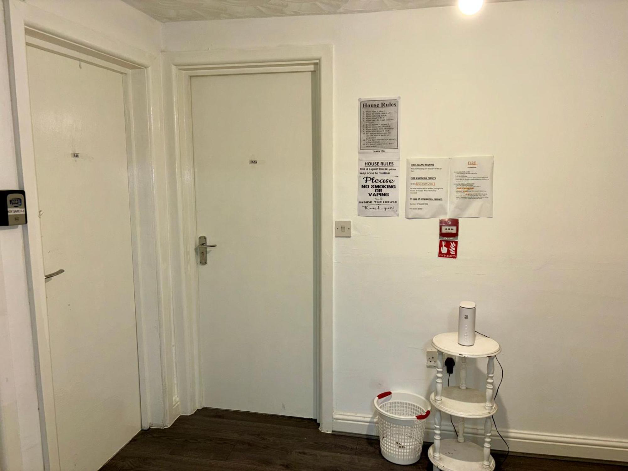 מלון דאדלי Stainless Guests House מראה חיצוני תמונה