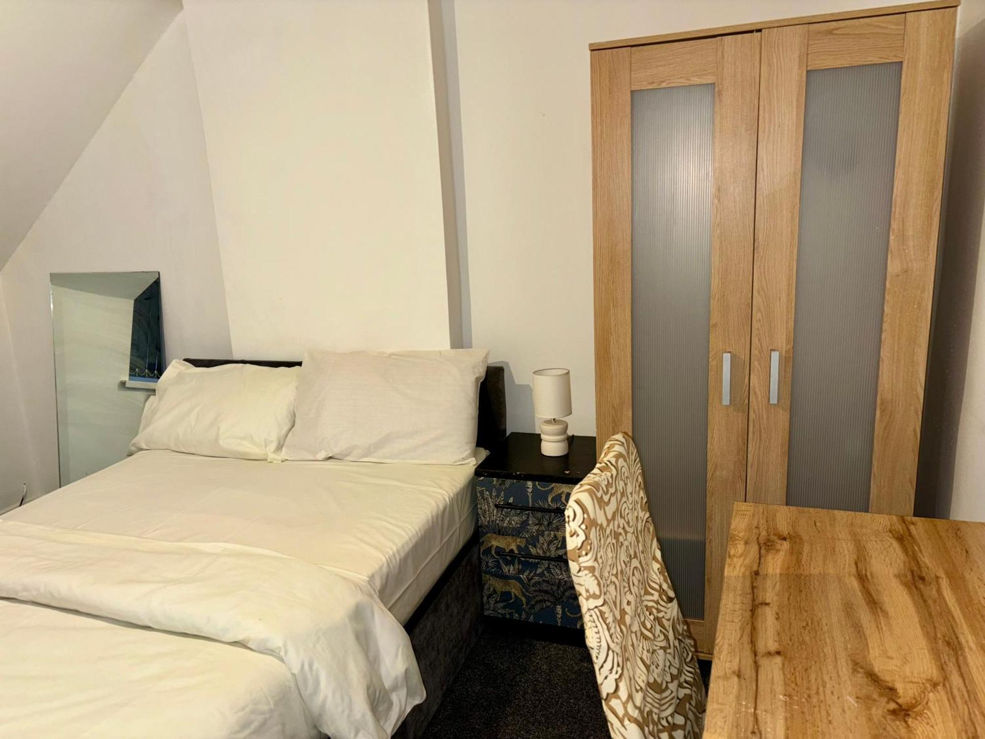 מלון דאדלי Stainless Guests House מראה חיצוני תמונה